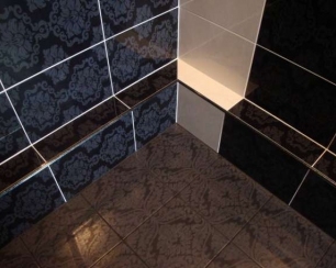 Как правильно укладывать плитку на стены в ванной комнате